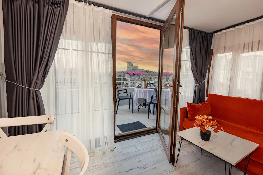 Junior Daire, Sigara İçilebilir, Şehir Manzaralı