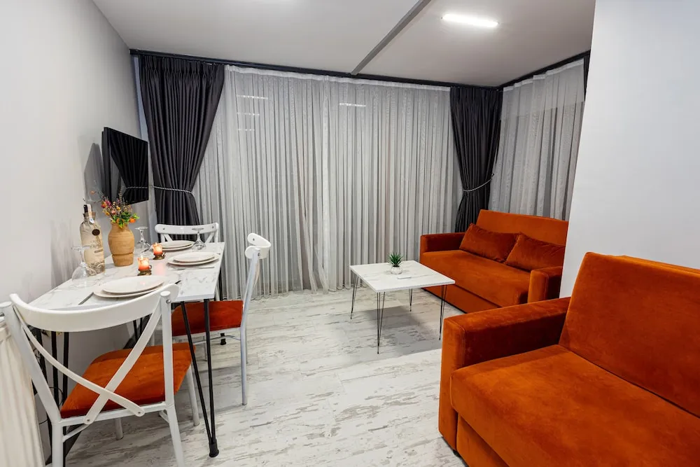 Junior Daire, Sigara İçilebilir, Şehir Manzaralı