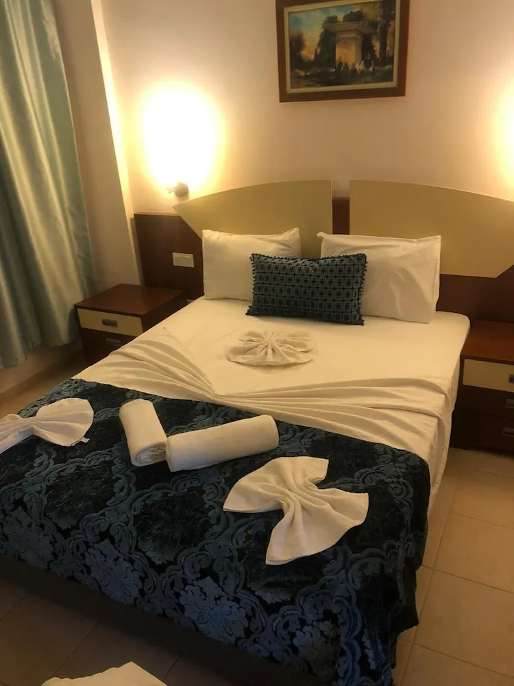 Standard 2 Person Room