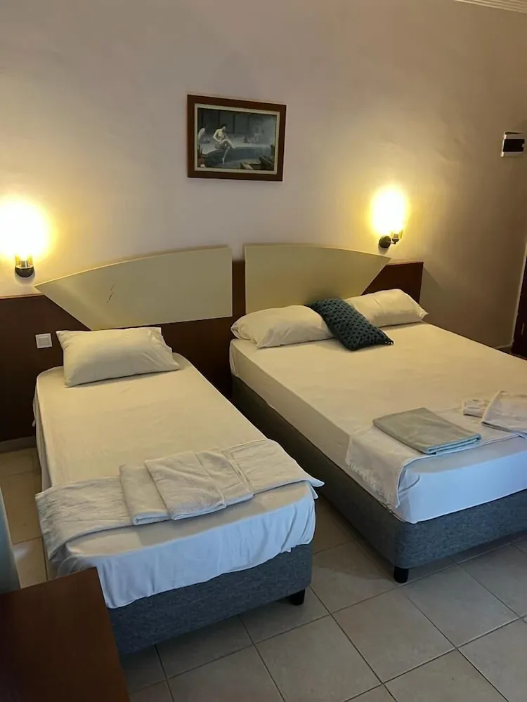 Standard 2 Person Room