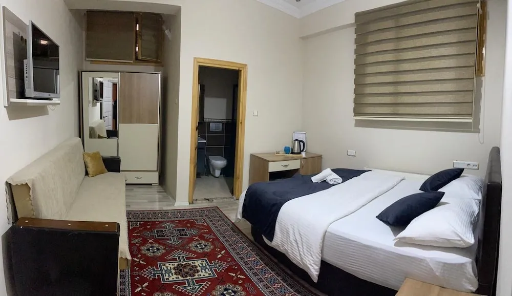 Standard Triple Room (405)