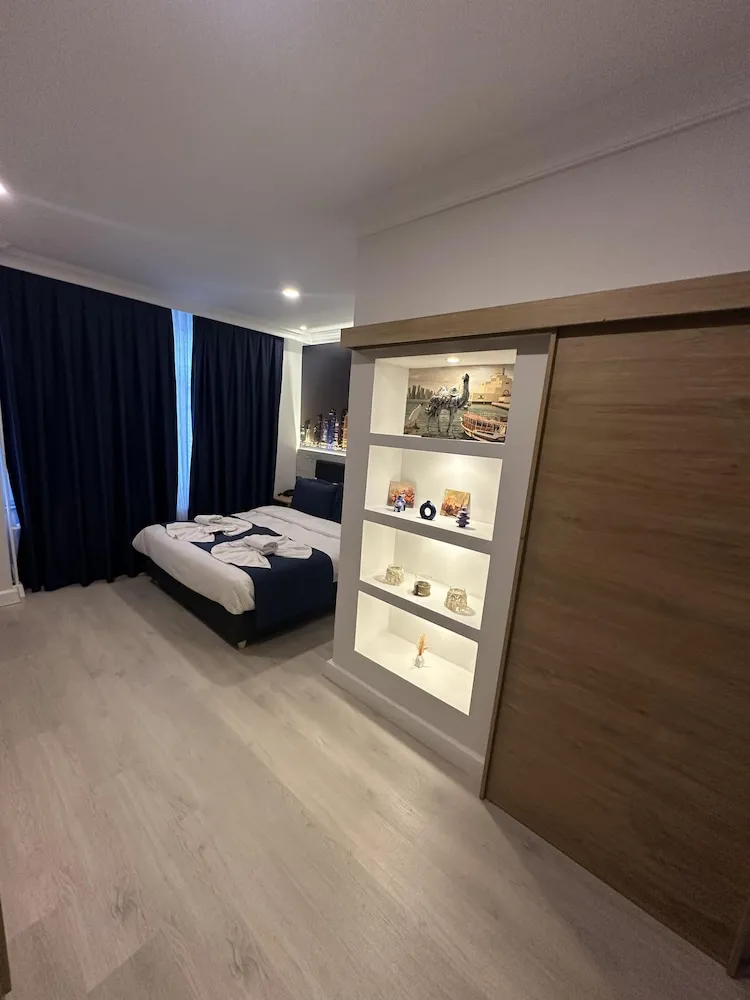 STANDART ŞEHİR MANZARALI ODA