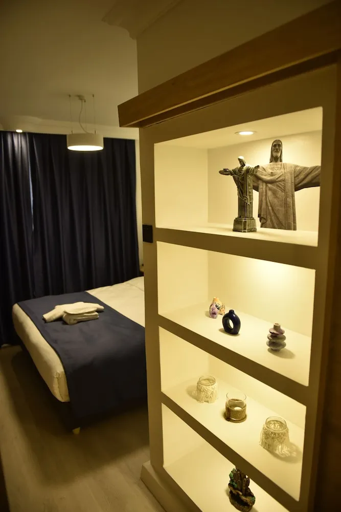 STANDART ŞEHİR MANZARALI ODA