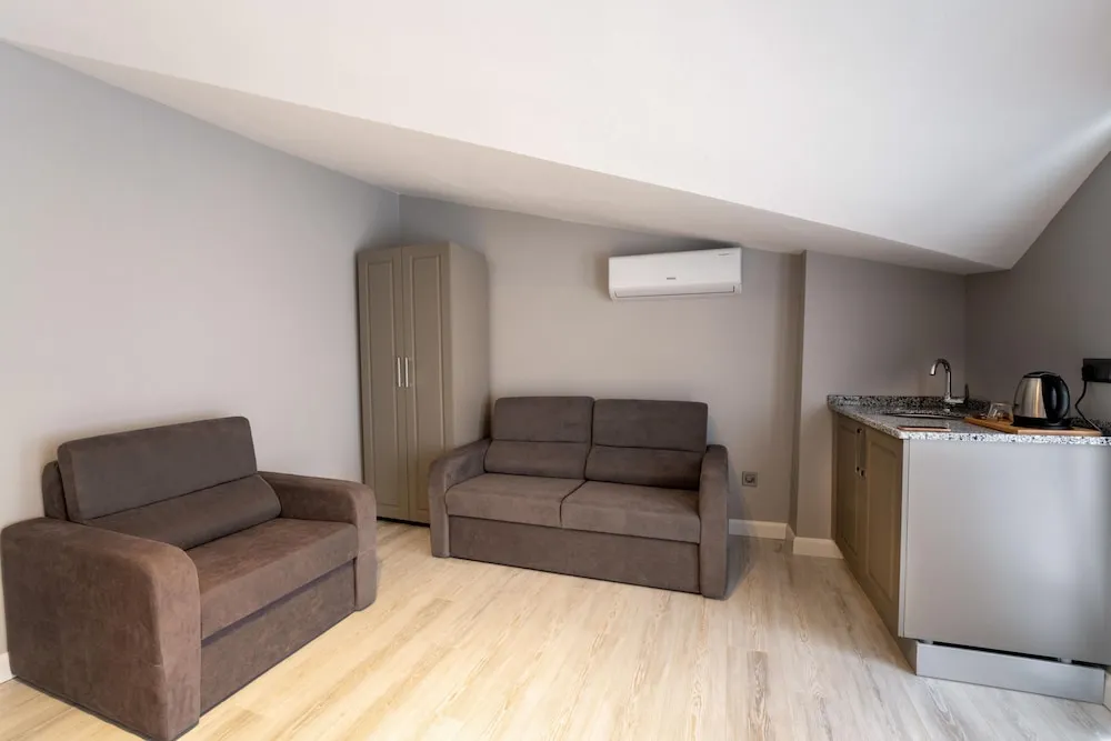 King Suit with Terrace
