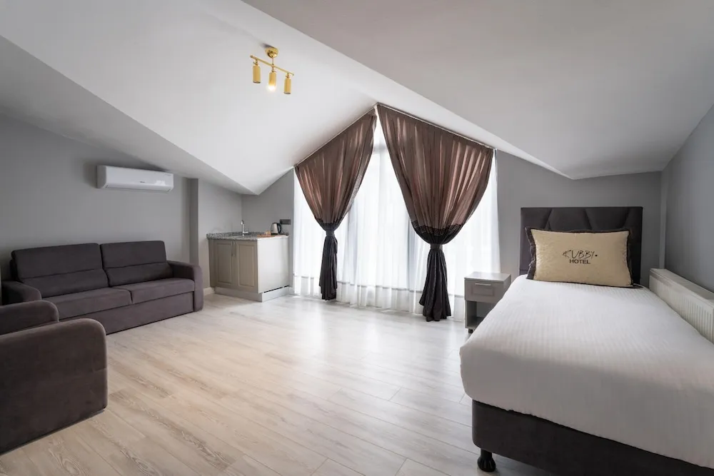 King Suit with Terrace