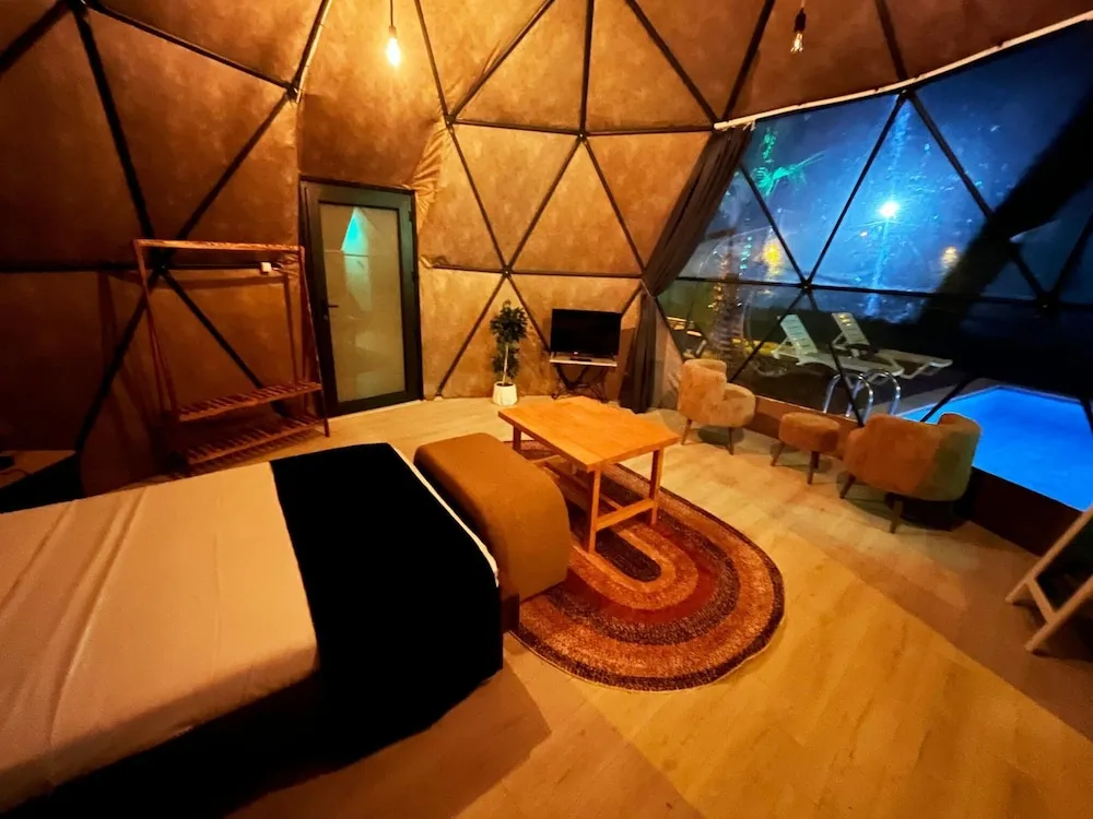 Dome Glamp