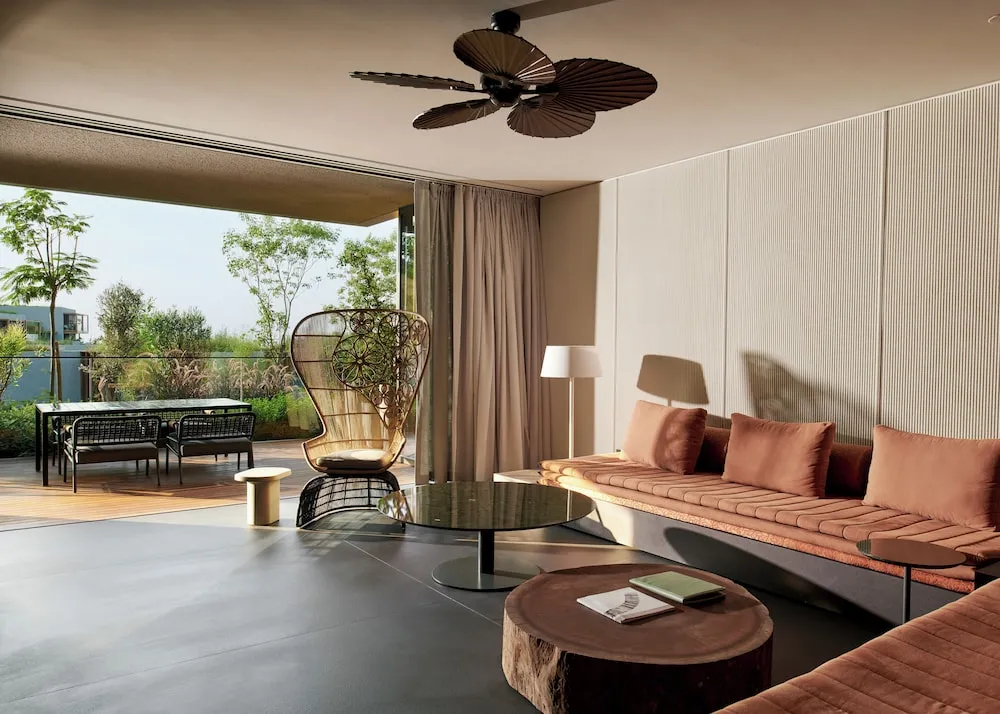Royal Suite Land