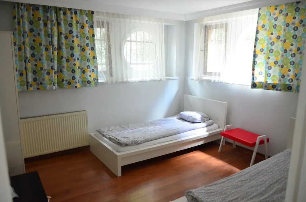 Basic İki Ayrı Yataklı Oda, Ortak Banyo