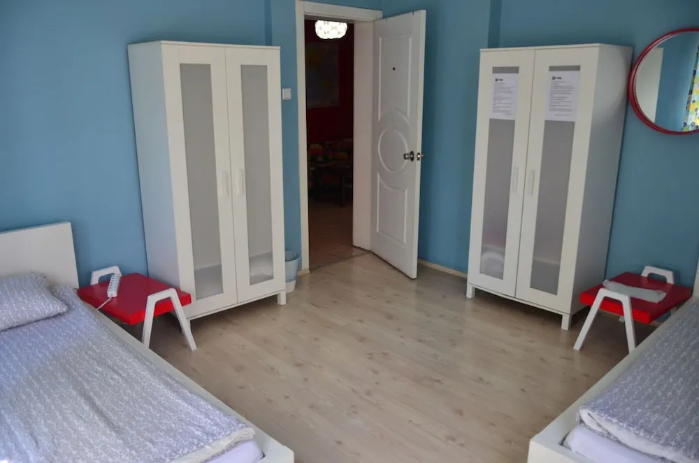 Basic İki Ayrı Yataklı Oda, Ortak Banyo