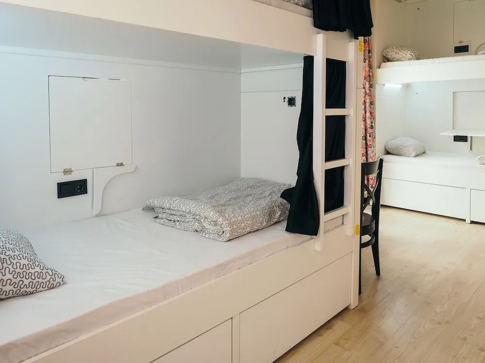 Shared Dormitory (6 Beds Female-Male Mixed Dorm)