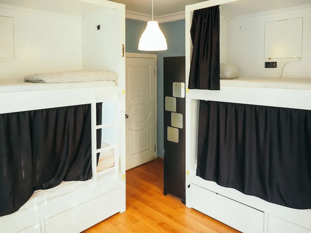 Shared Dormitory (4 Beds Female-Male Mixed Dorm)
