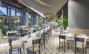 Cosmos Health Center by Medworld