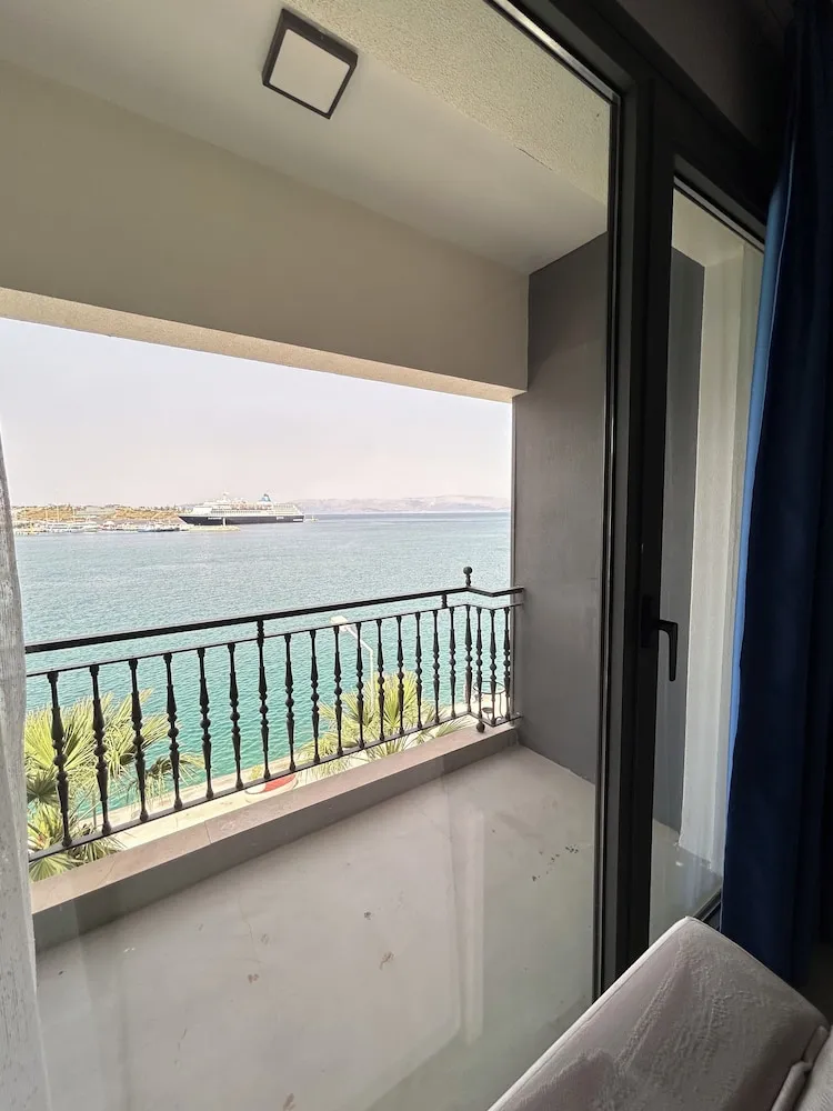 Family Suite Room With Seaview