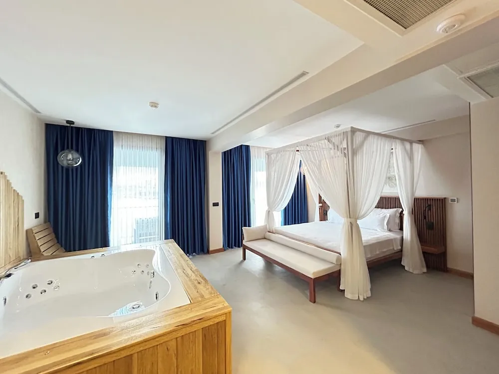 Suite Room With Jakuzzi Seaview