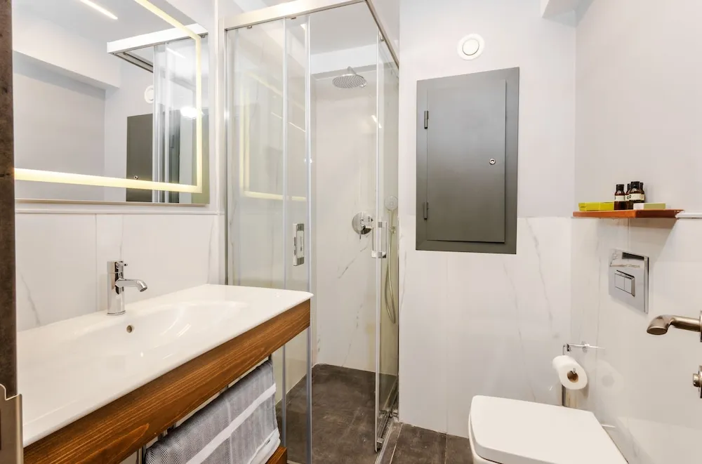 Business Suite 1+1 Castle & Marina View