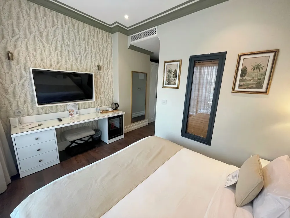 Deluxe Tek Büyük Yataklı Oda