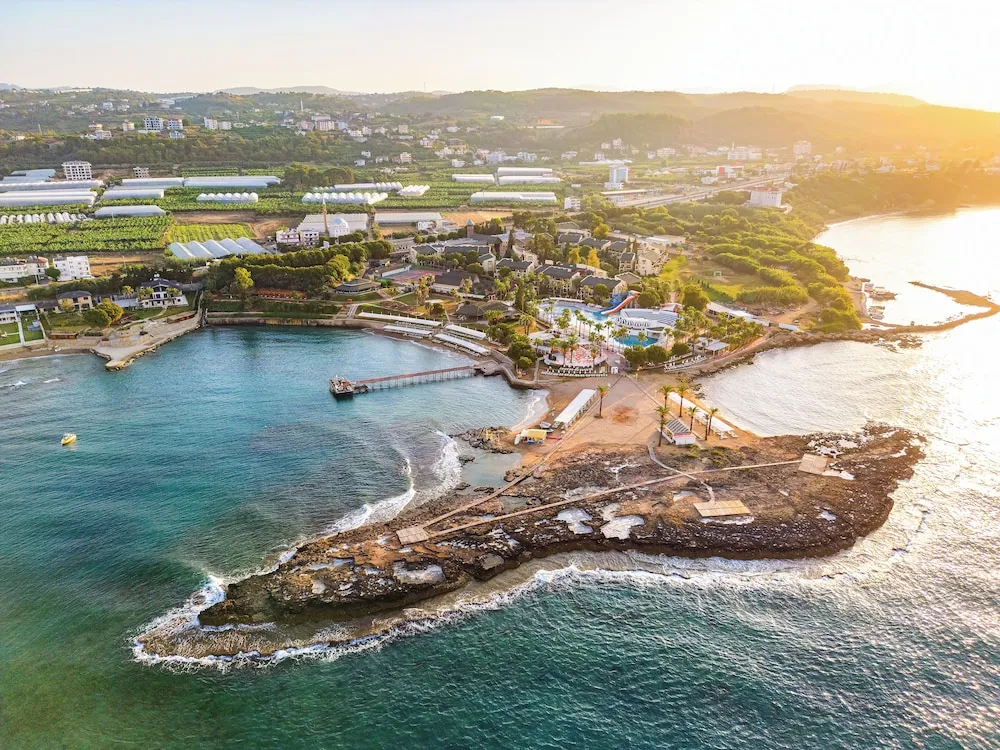 Oz Hotels İncekum Beach Resort