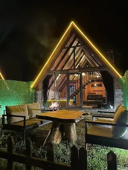 Eloi Suit Bungalov