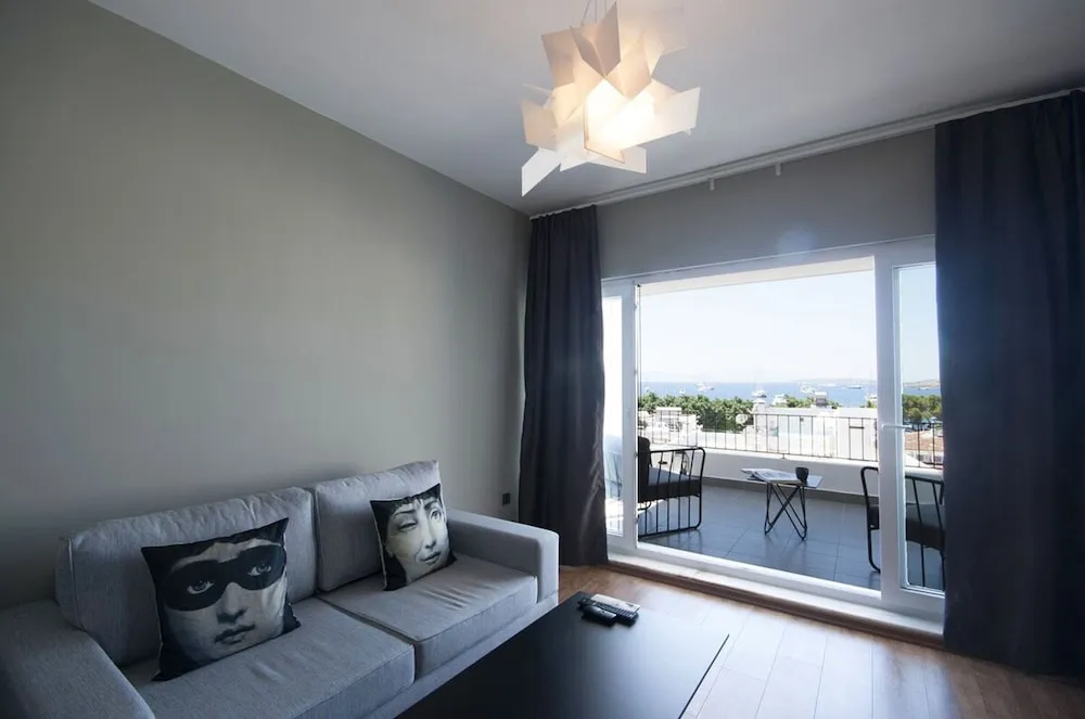 Deluxe Süit, 1 Çift Kişilik Yatak ve Çekyat, Deniz Manzaralı, Denize Bakan