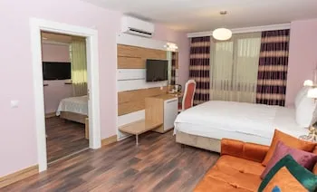 Tok Epik Hotel
