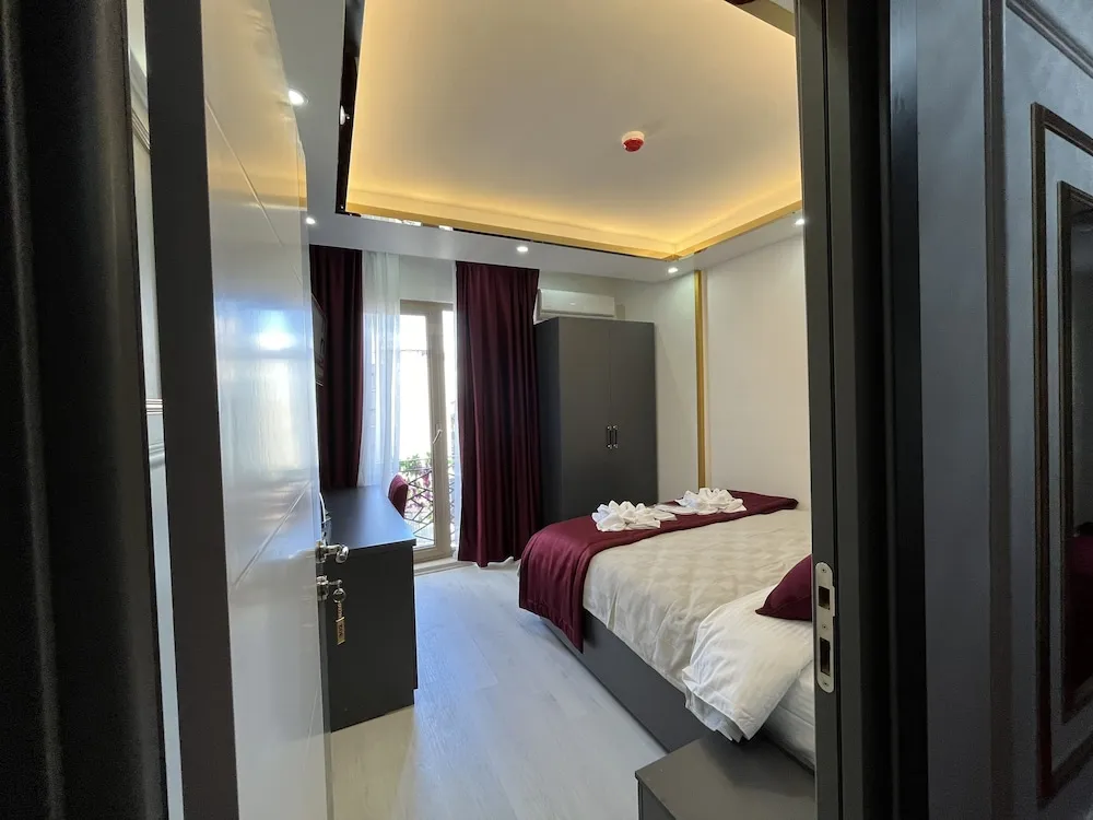 Deluxe Tek Büyük Yataklı Oda
