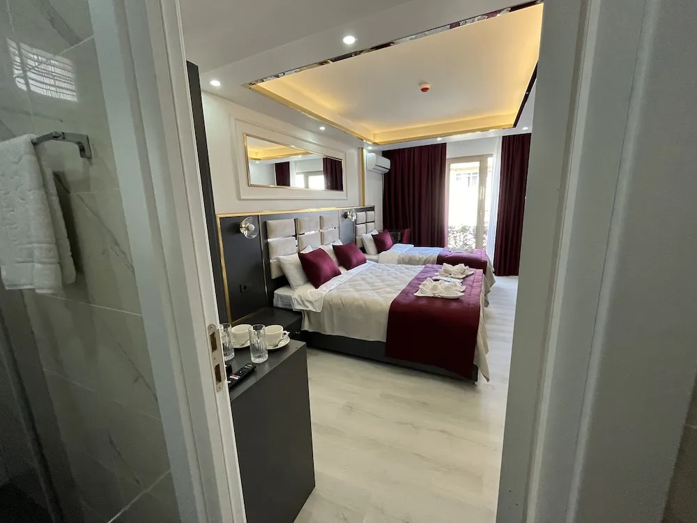 Deluxe Üç Kişilik Oda