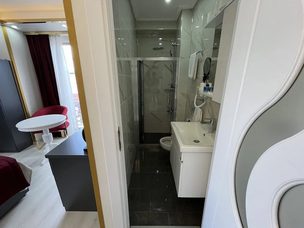 Exclusive Tek Büyük Yataklı Oda
