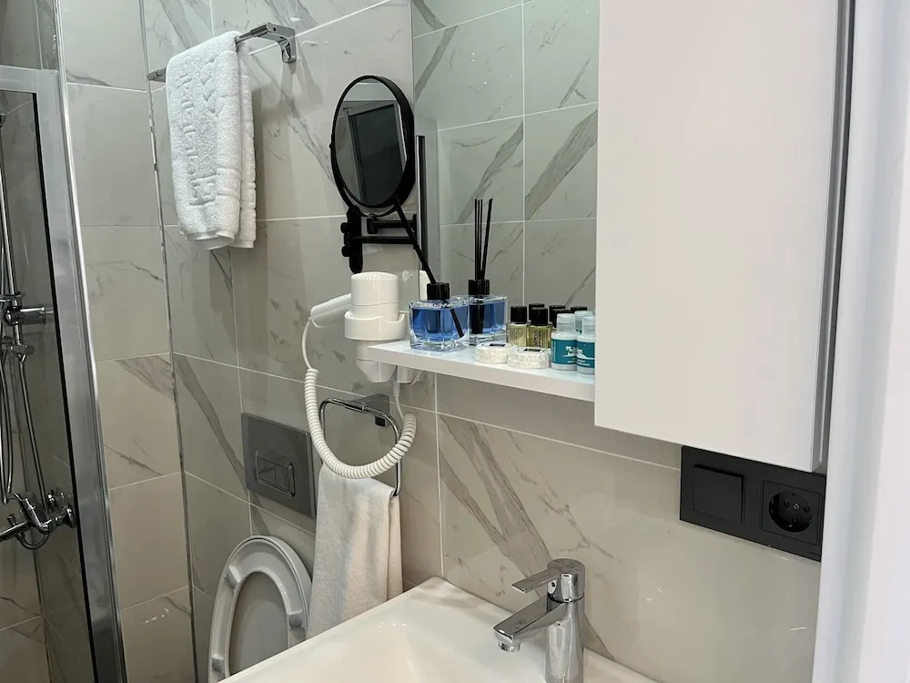 Exclusive Tek Büyük Yataklı Oda