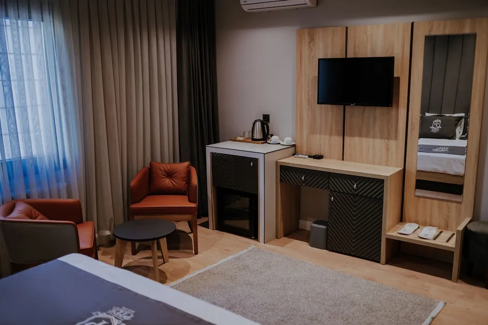Deluxe Tek Büyük Yataklı Oda