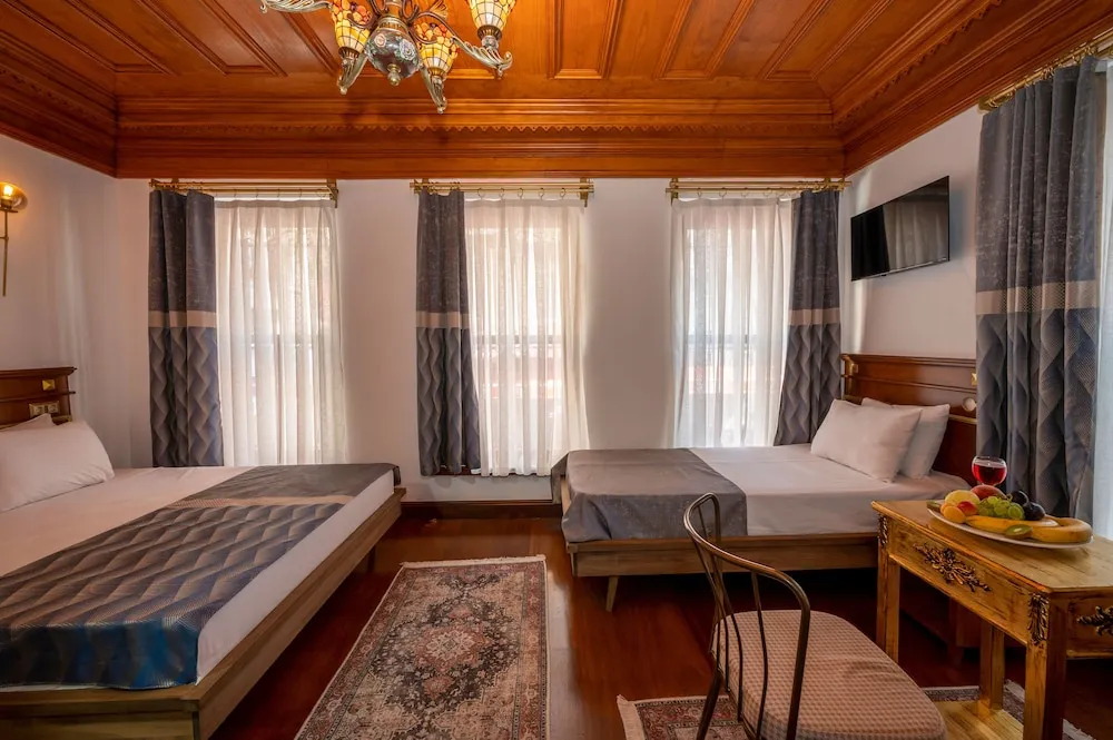 Deluxe Üç Kişilik Oda