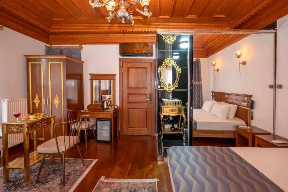 Deluxe Oda, 1 Büyük (Queen) Boy Yatak