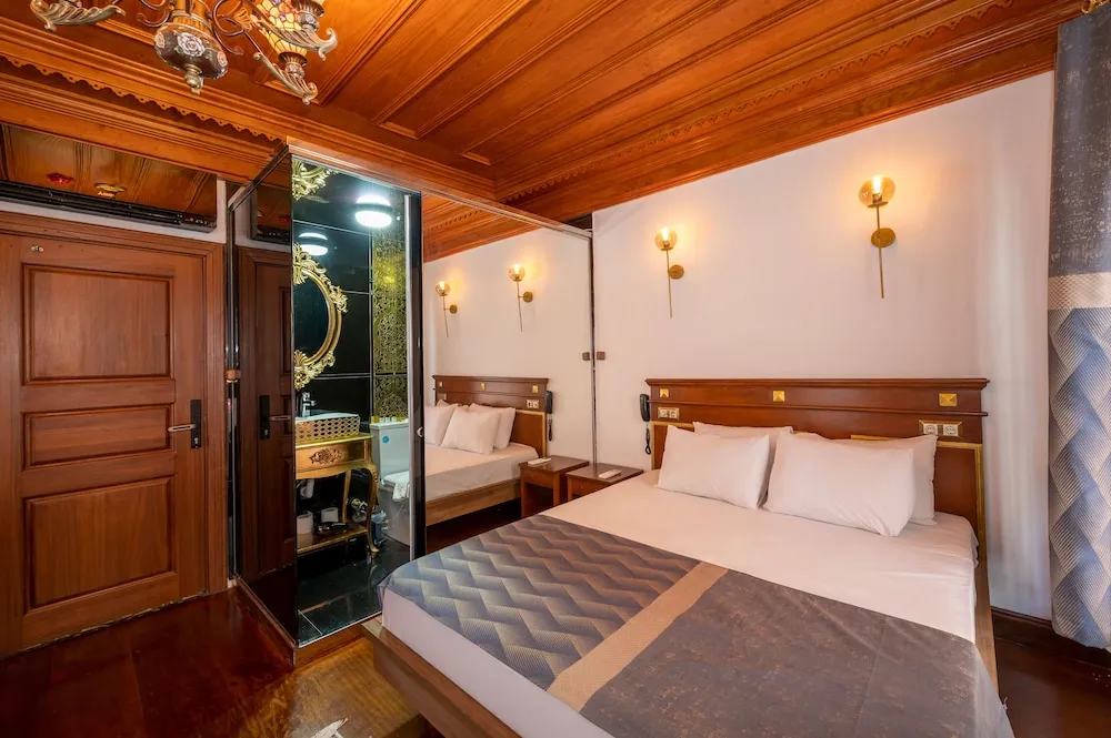 Deluxe Oda, 1 Büyük (Queen) Boy Yatak