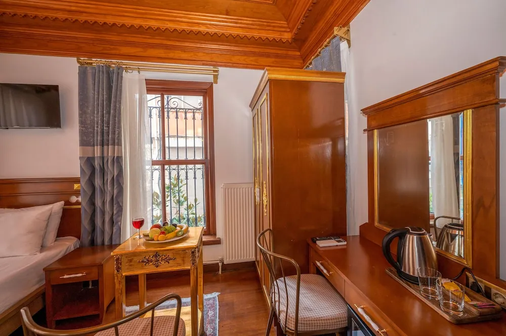 Deluxe Oda, 1 Büyük (Queen) Boy Yatak