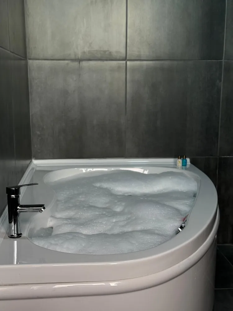 Deluxe Büyük Yataklı Tek Kişilik Oda