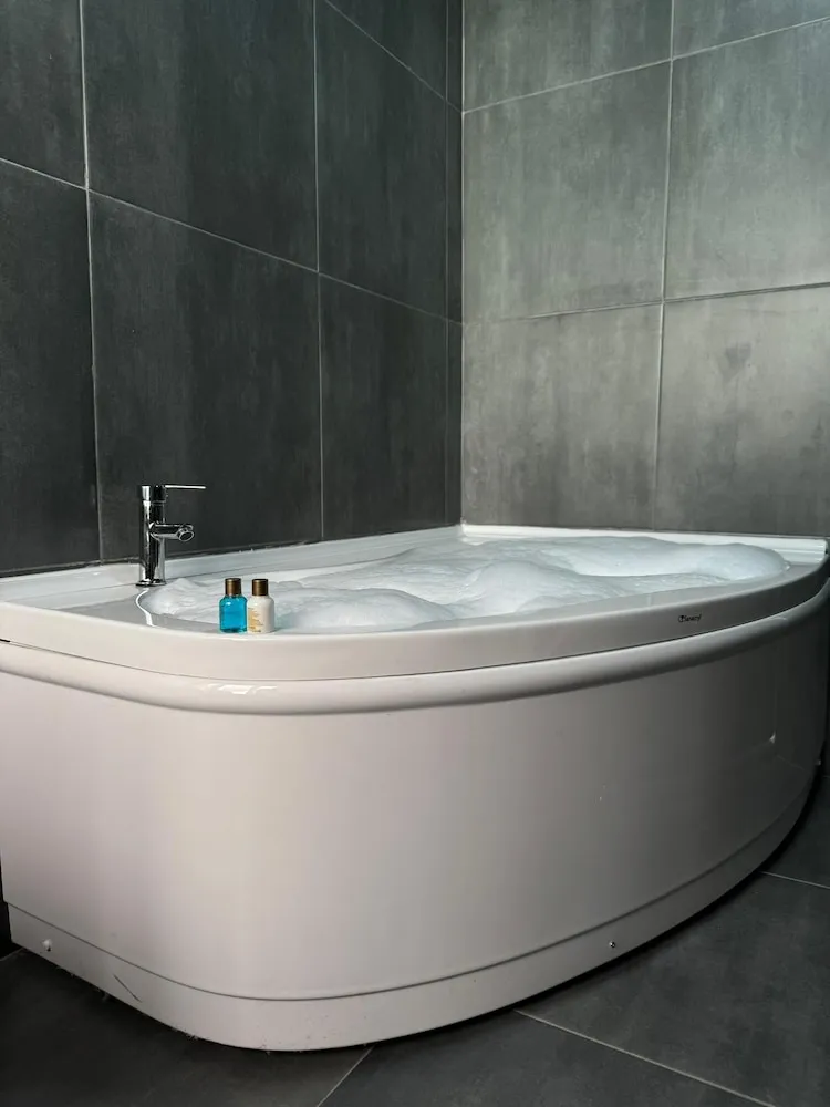 Deluxe Büyük Yataklı Tek Kişilik Oda