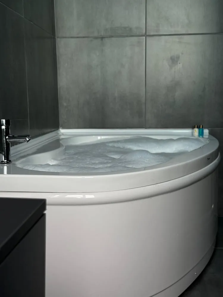 Deluxe Büyük Yataklı Tek Kişilik Oda
