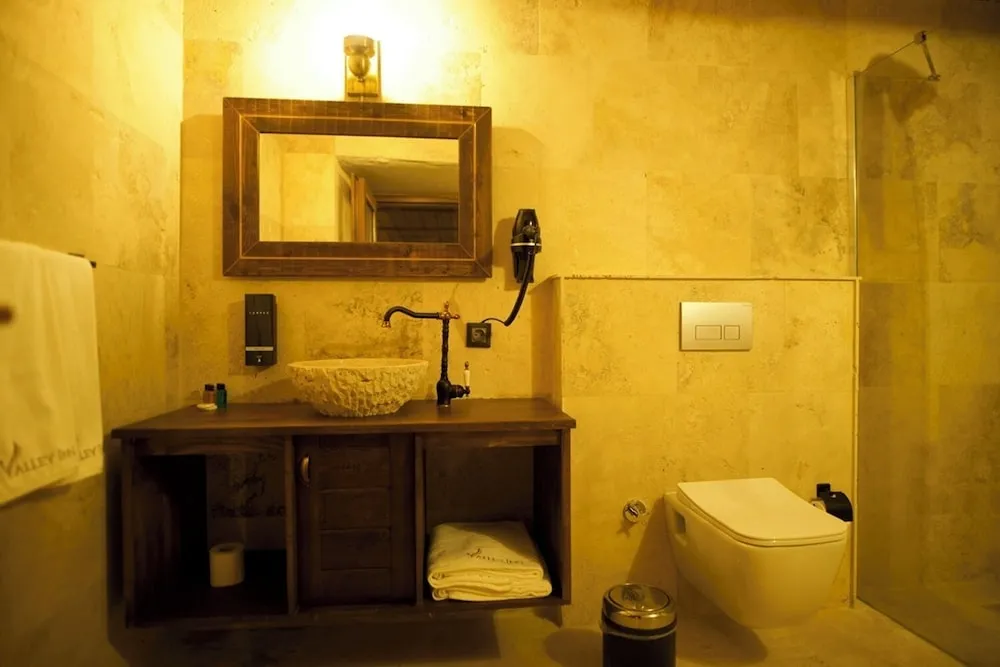 Deluxe Üç Kişilik Oda, Balkon, Bahçe Manzaralı