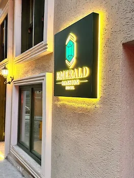 Emerald Mansion Hotel – Special Class