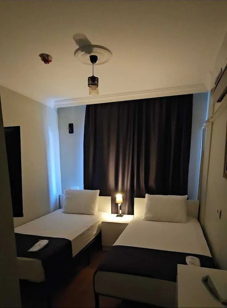 Standard Tek Büyük veya İki Ayrı Yataklı Oda