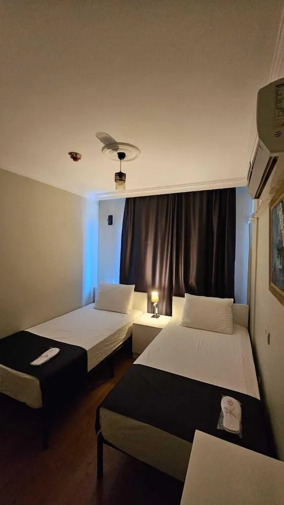 Standard Tek Büyük veya İki Ayrı Yataklı Oda