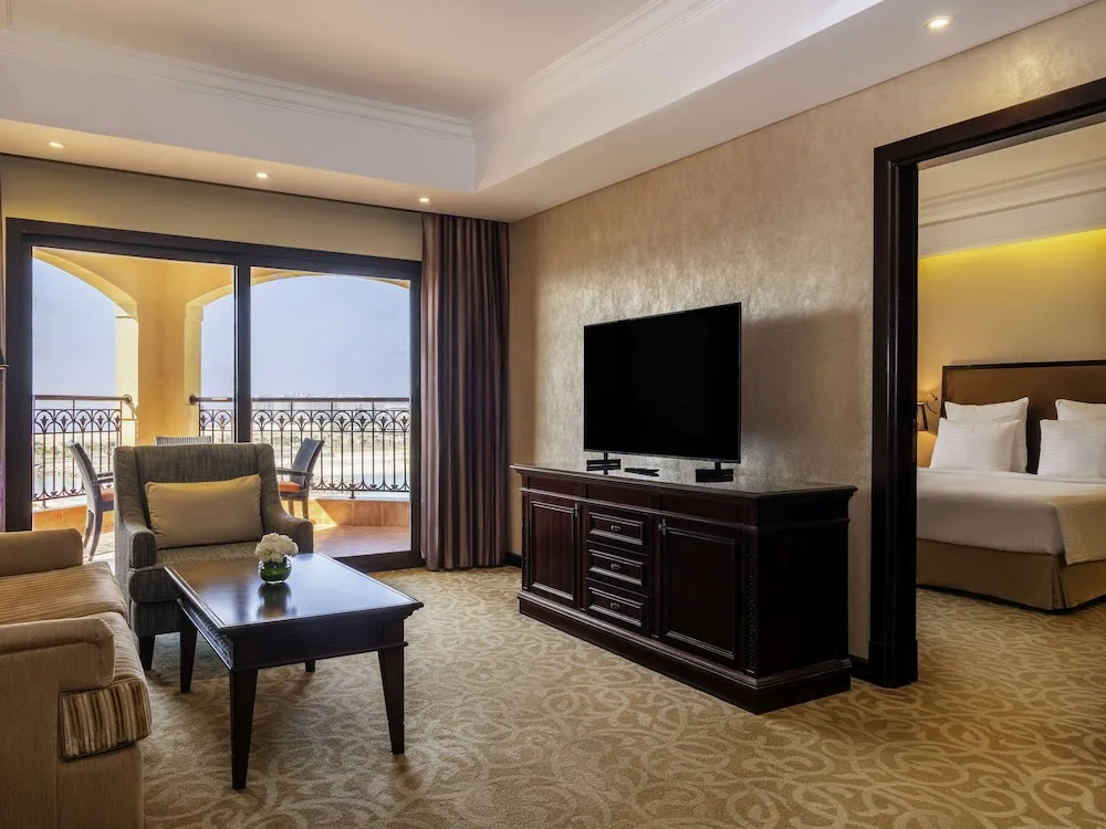 Süit, 1 Yatak Odası, Balkon (2 single, living & dining area,Marjan)