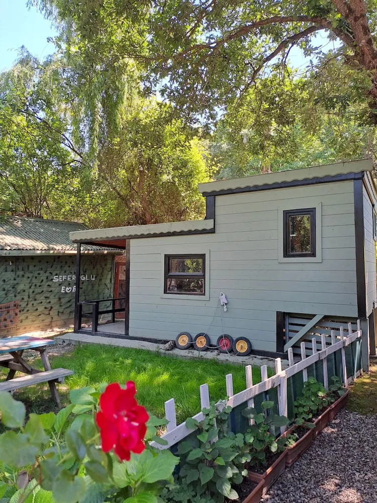 Standard Bungalov, Bahçe Manzaralı