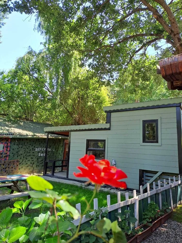 Standard Bungalov, Bahçe Manzaralı