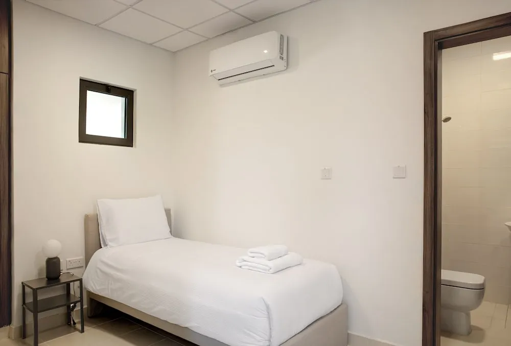 Ev (Olala Oasis 205)