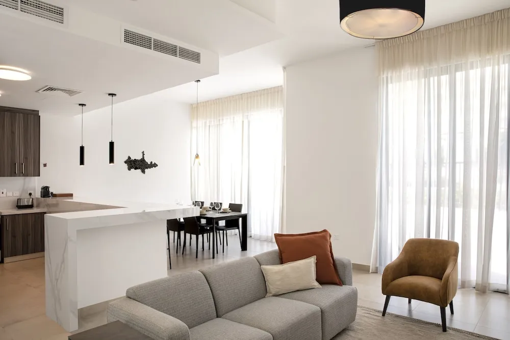 Ev (Olala Oasis 205)