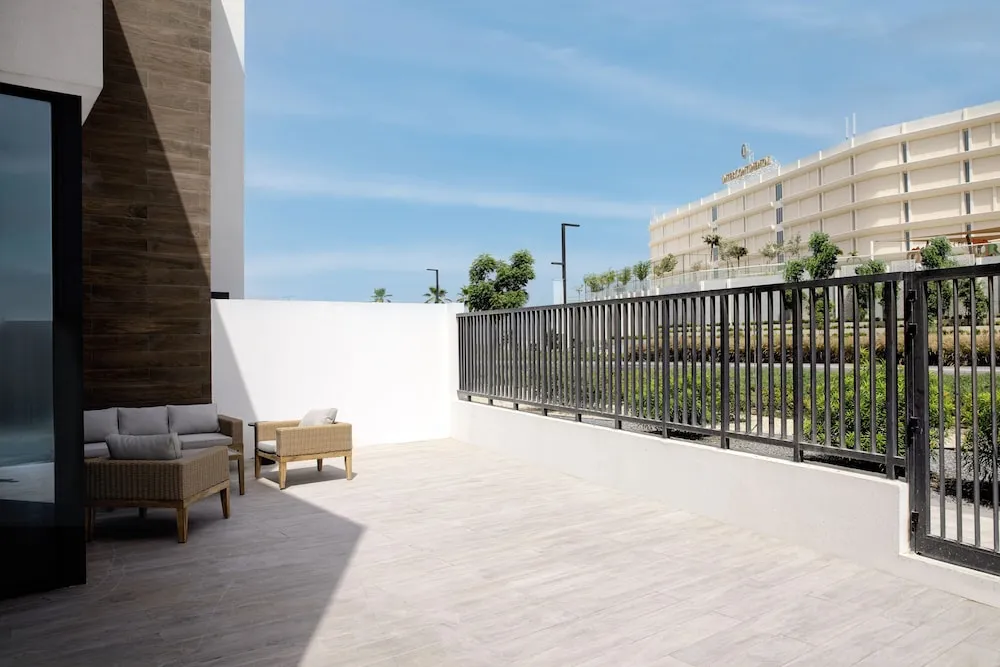 Ev (Olala Oasis 205)