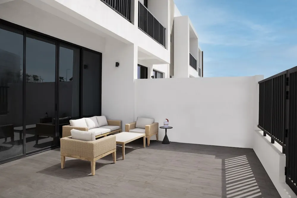 Ev (Olala Oasis 203)