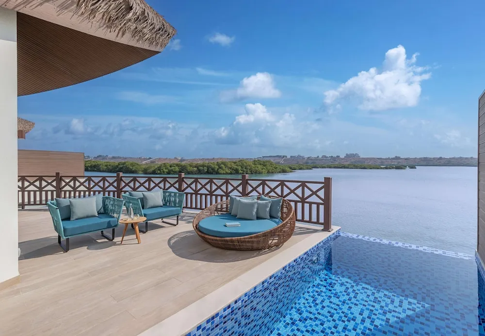 Villa (Over water, Pool)