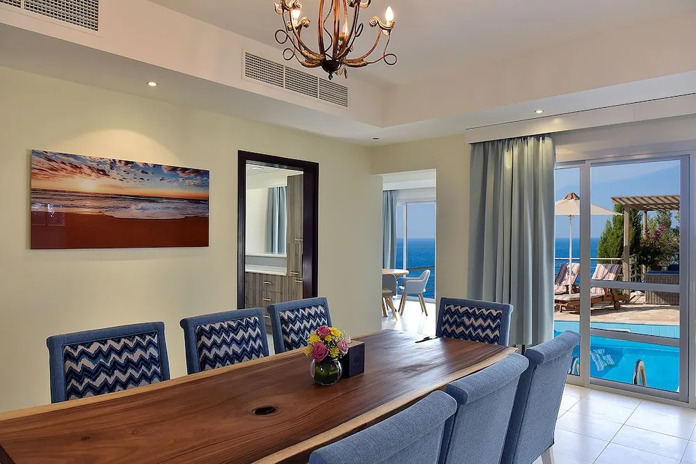 Family Villa, 4 Yatak Odası, Kişiye Özel Havuzlu