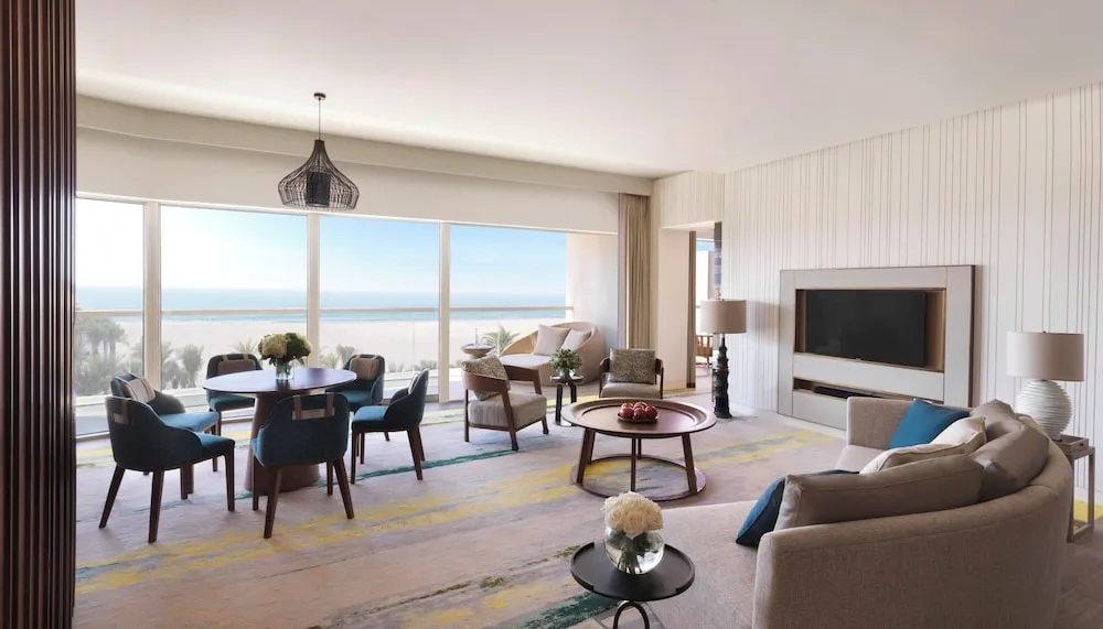 Club Süit, 1 Yatak Odası, engellilere uygun küvet, Deniz Manzaralı (Accessible Bathtub)